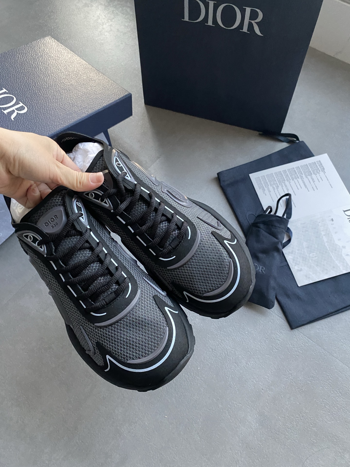 B30 カウントダウン テック スニーカー