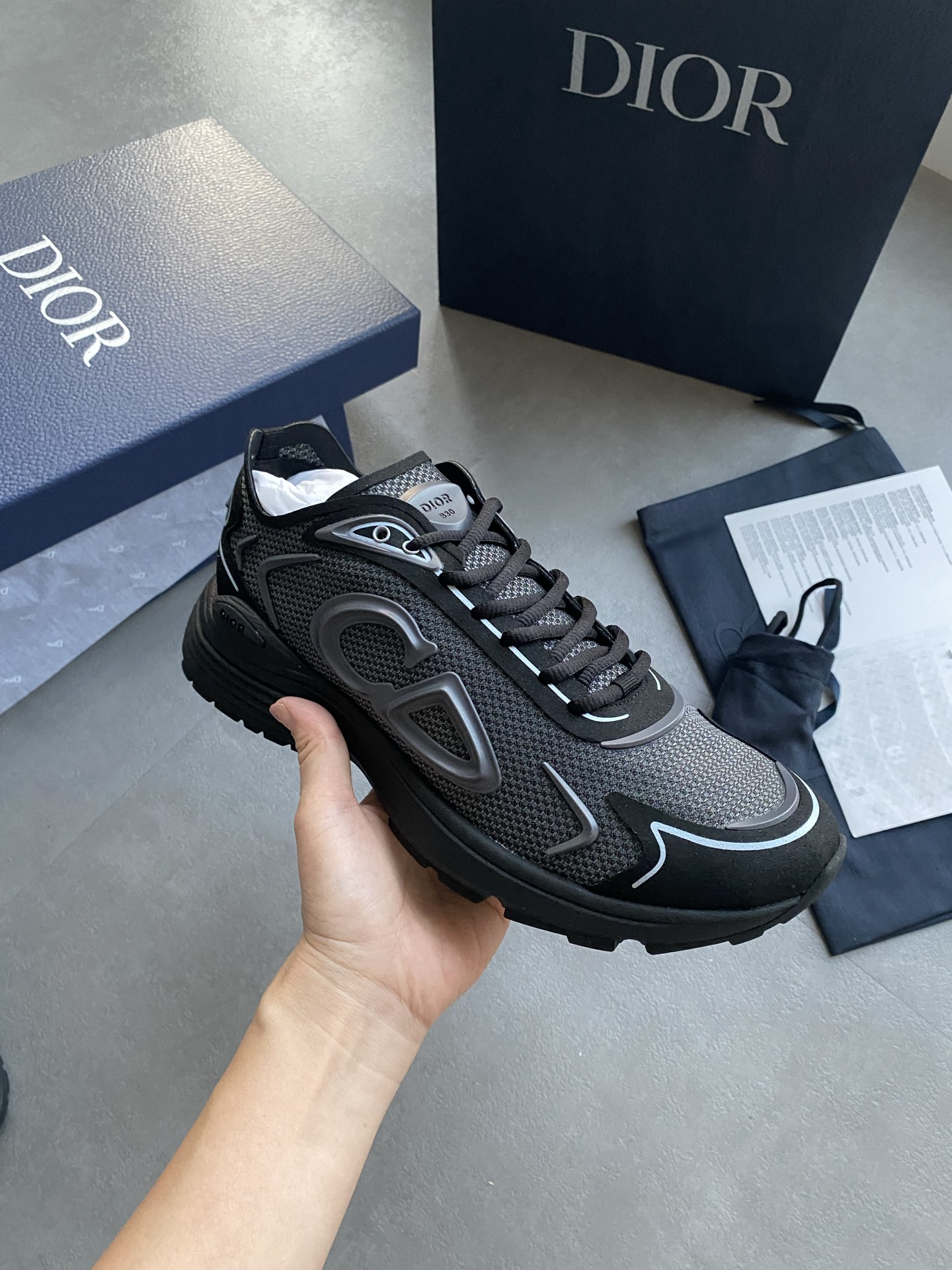 B30 カウントダウン テック スニーカー