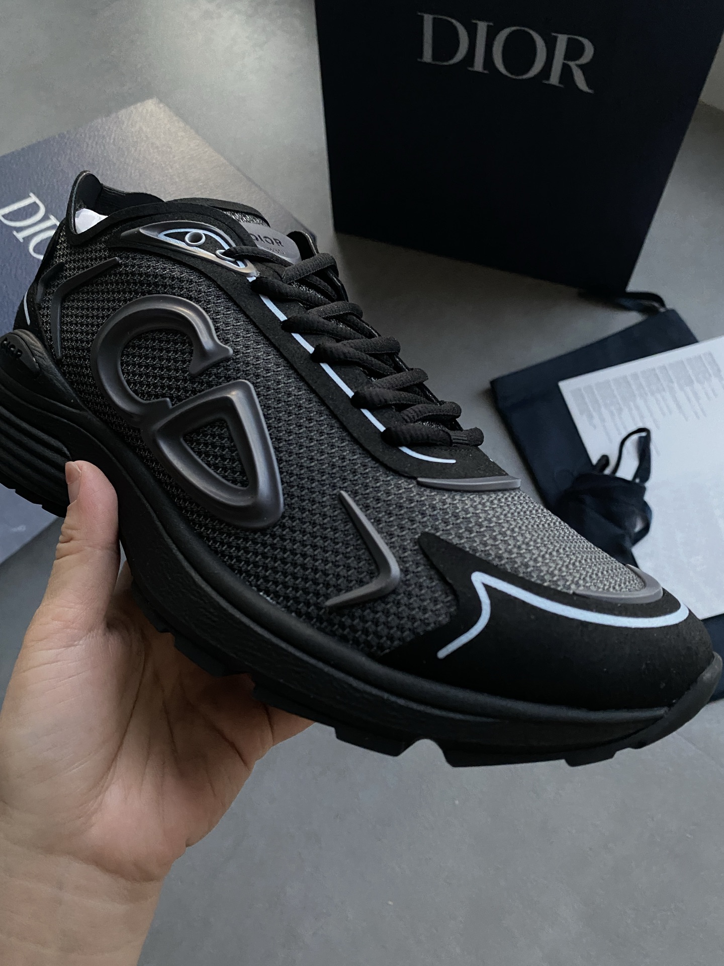 B30 カウントダウン テック スニーカー