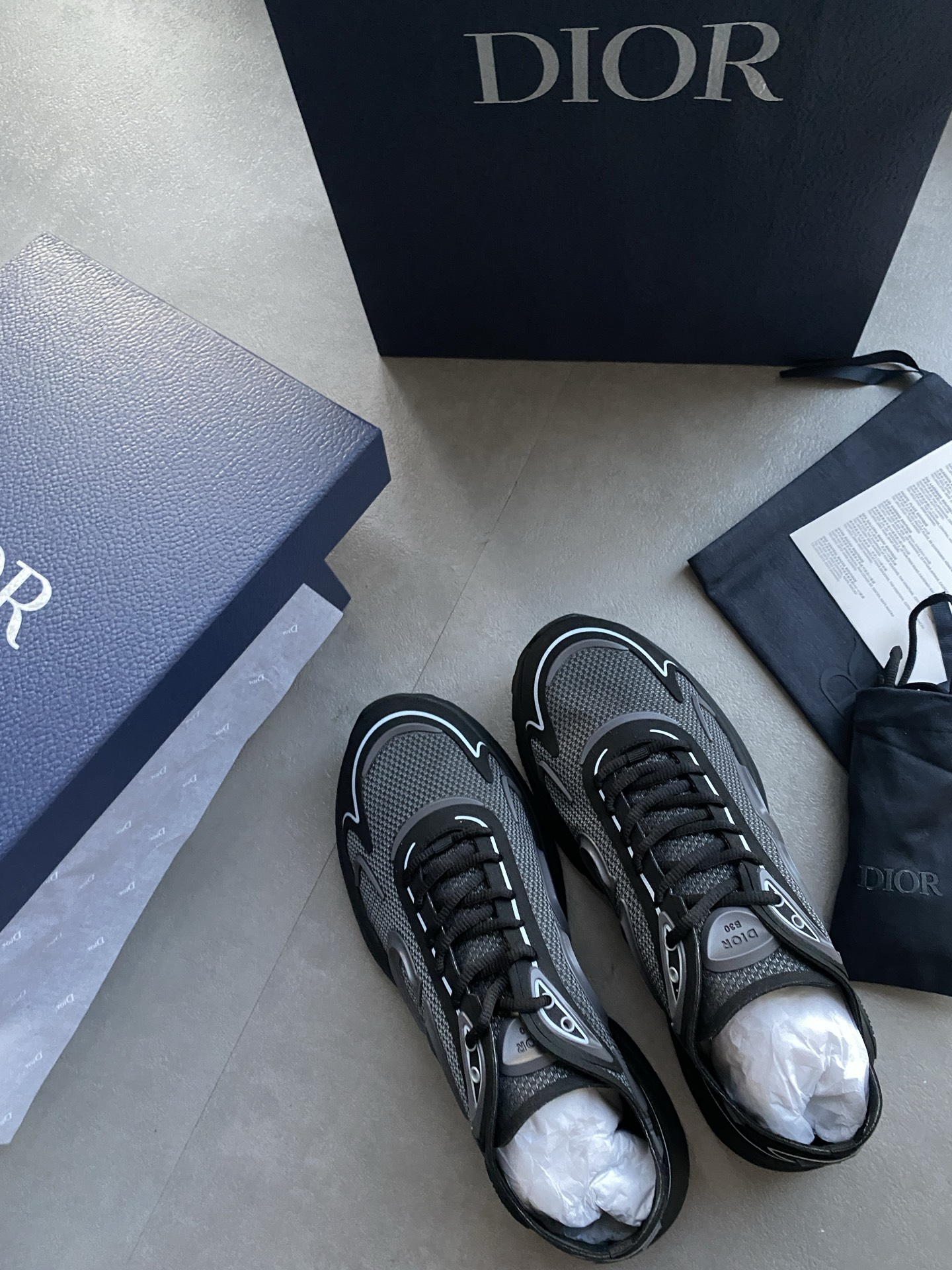 B30 カウントダウン テック スニーカー