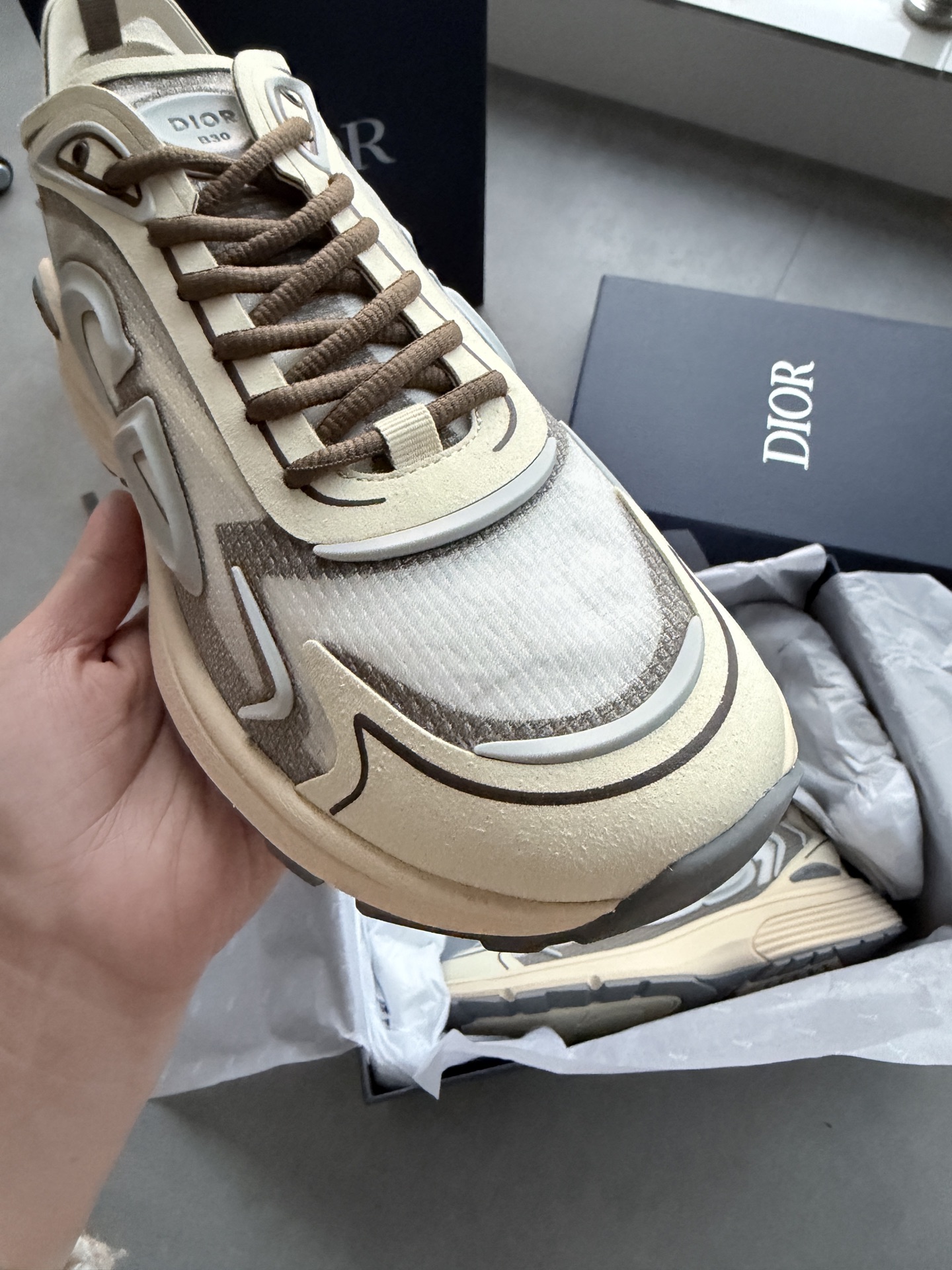 B30 カウントダウン テック スニーカー