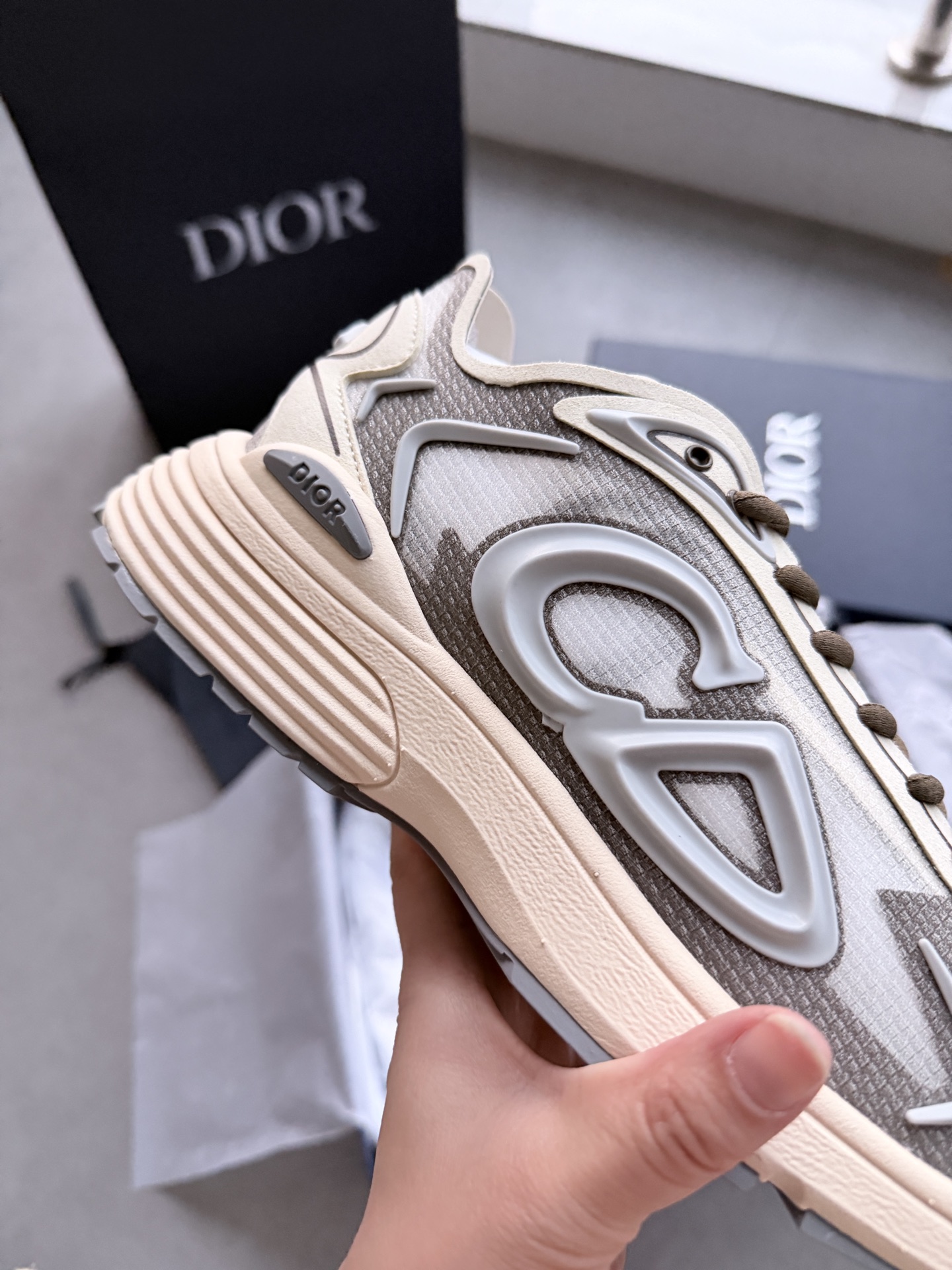 B30 カウントダウン テック スニーカー