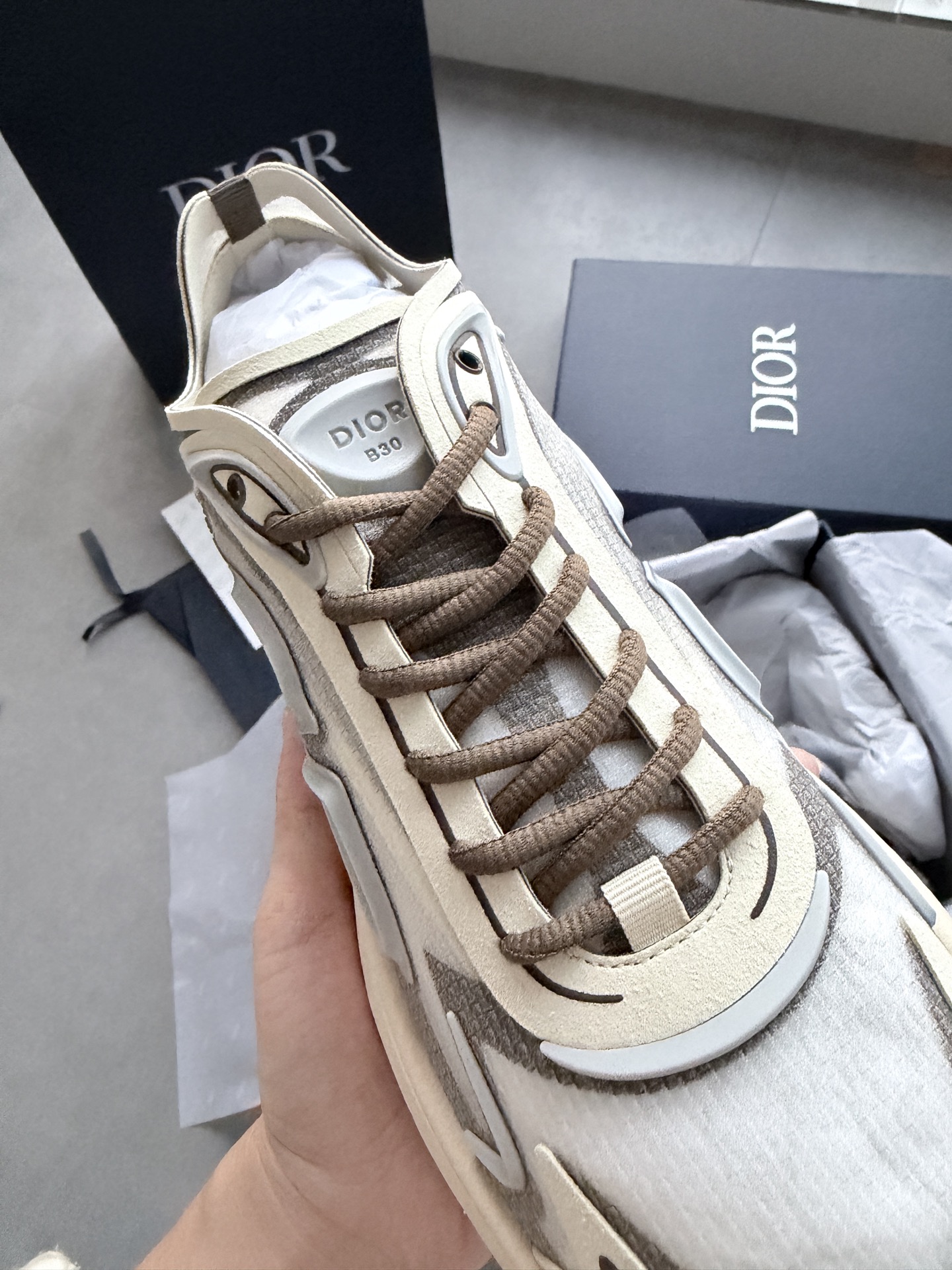 B30 カウントダウン テック スニーカー