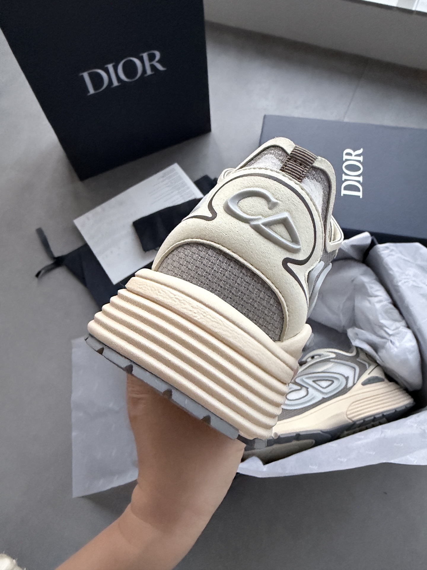 B30 カウントダウン テック スニーカー