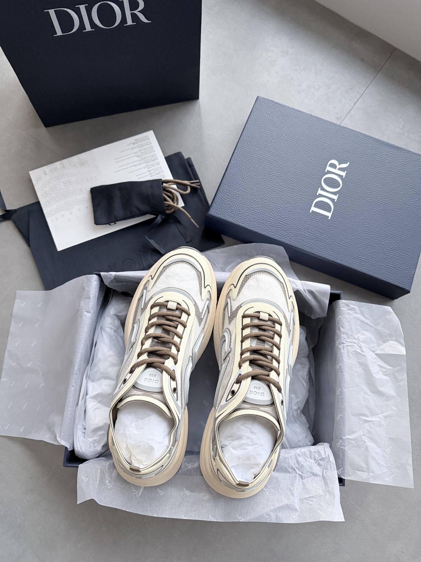 B30 カウントダウン テック スニーカー