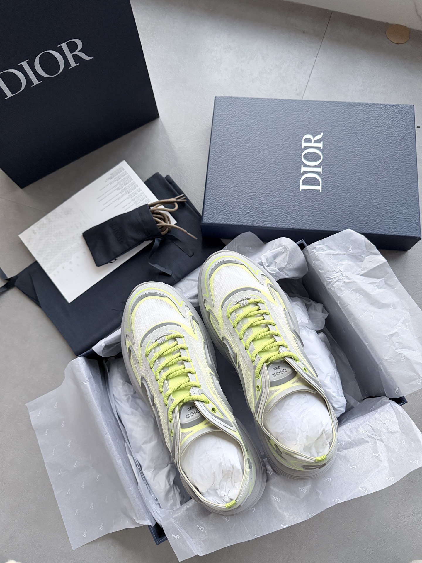 B30 カウントダウン テック スニーカー