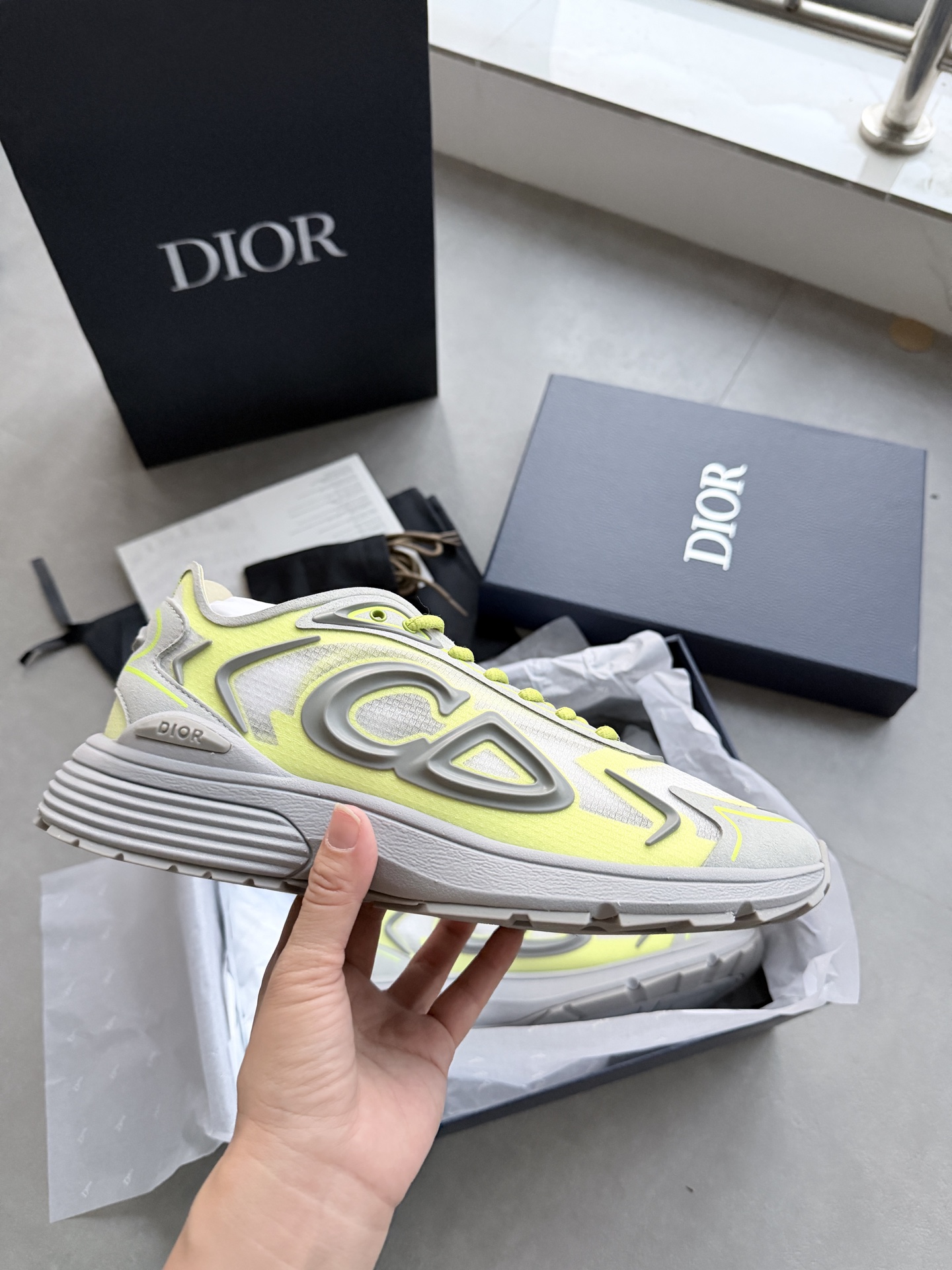 B30 カウントダウン テック スニーカー