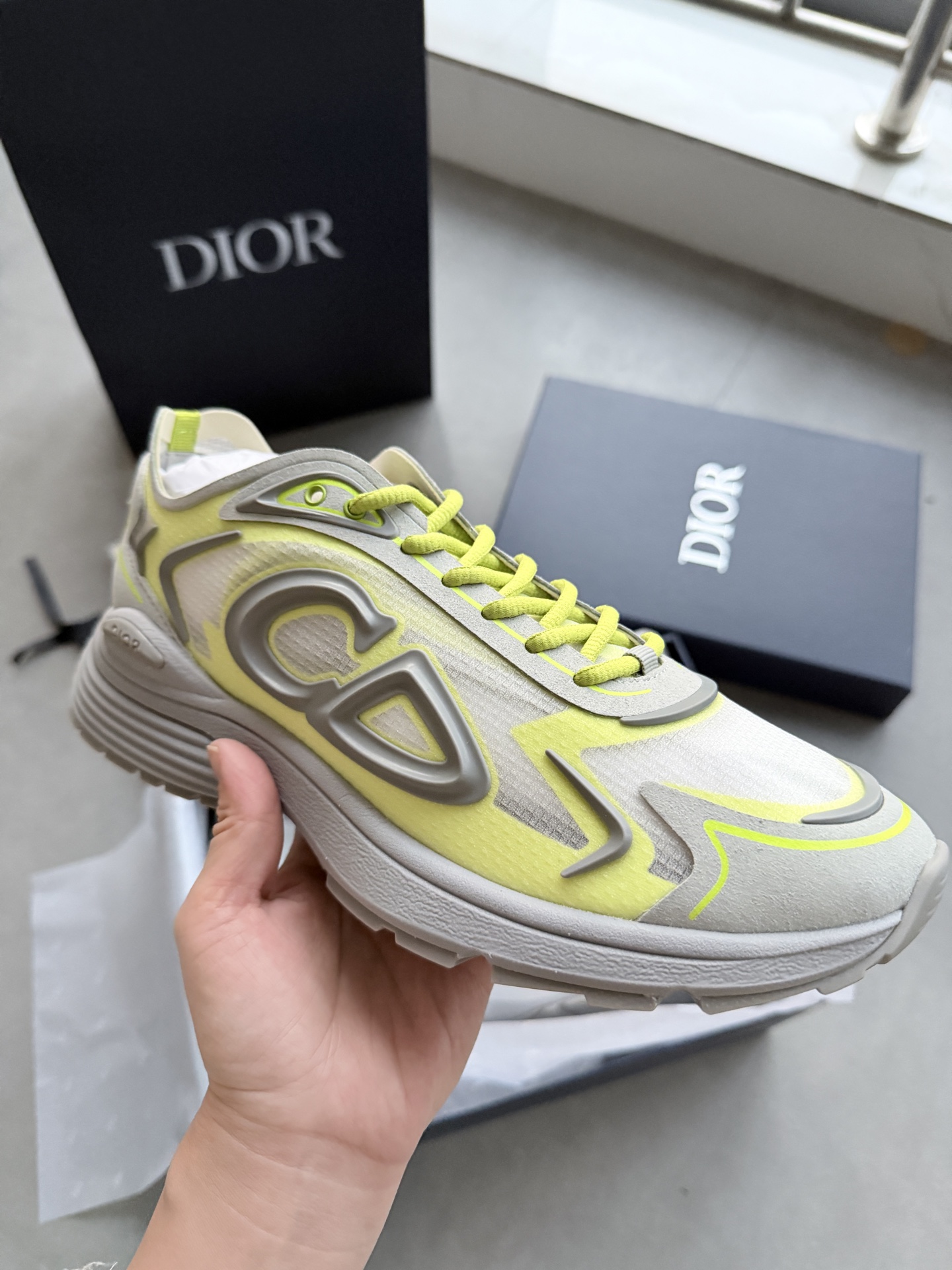 B30 カウントダウン テック スニーカー