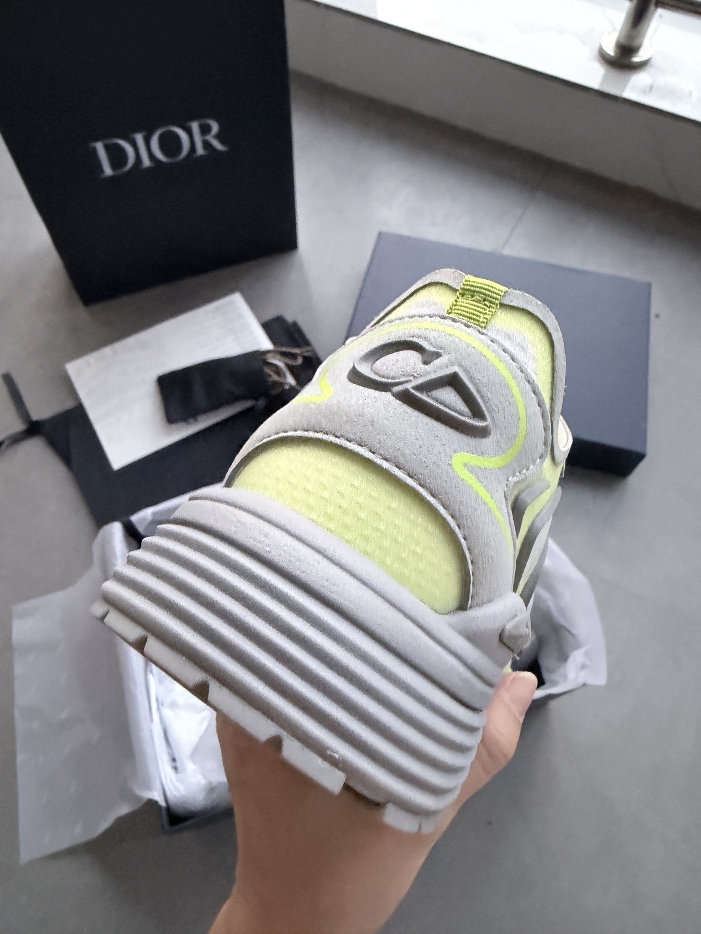 B30 カウントダウン テック スニーカー