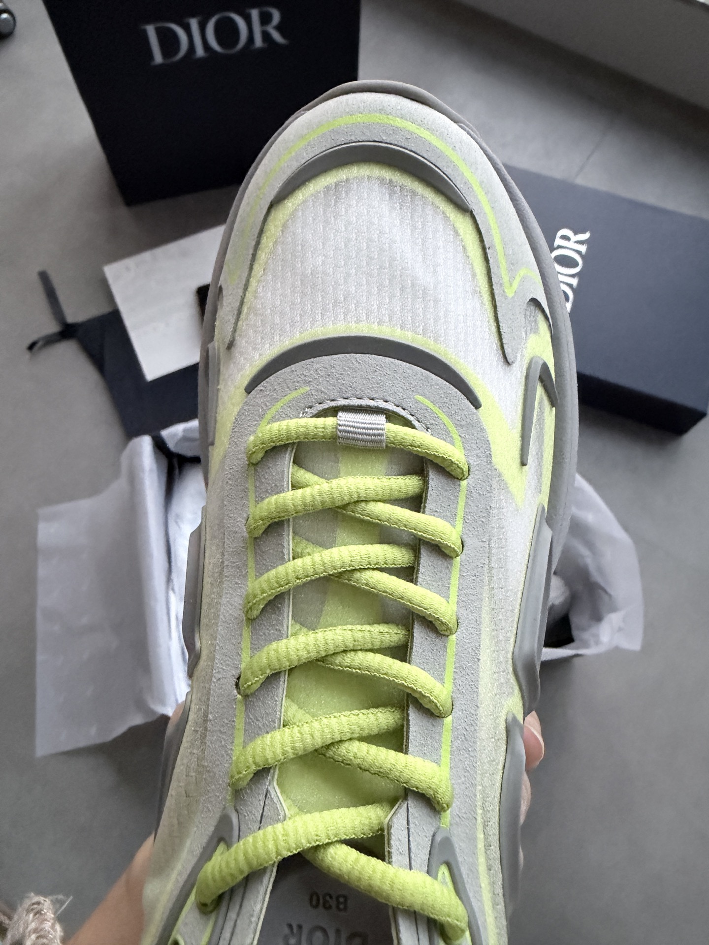 B30 カウントダウン テック スニーカー