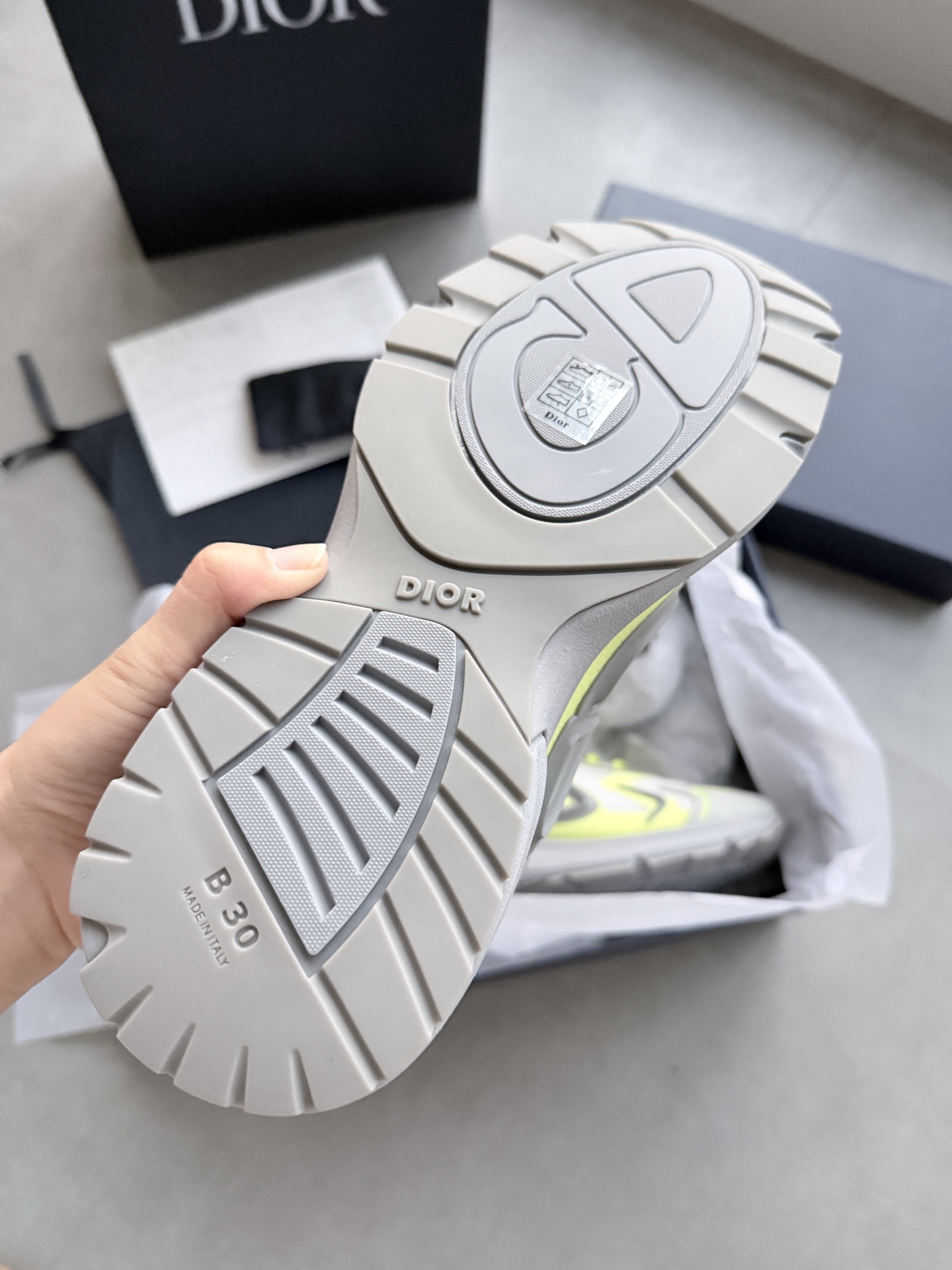 B30 カウントダウン テック スニーカー