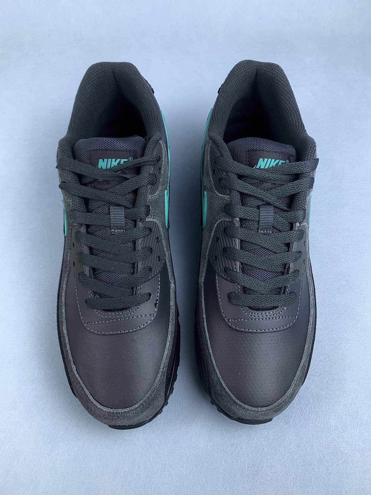 Nike Air Max 90 "Black Tiffany"