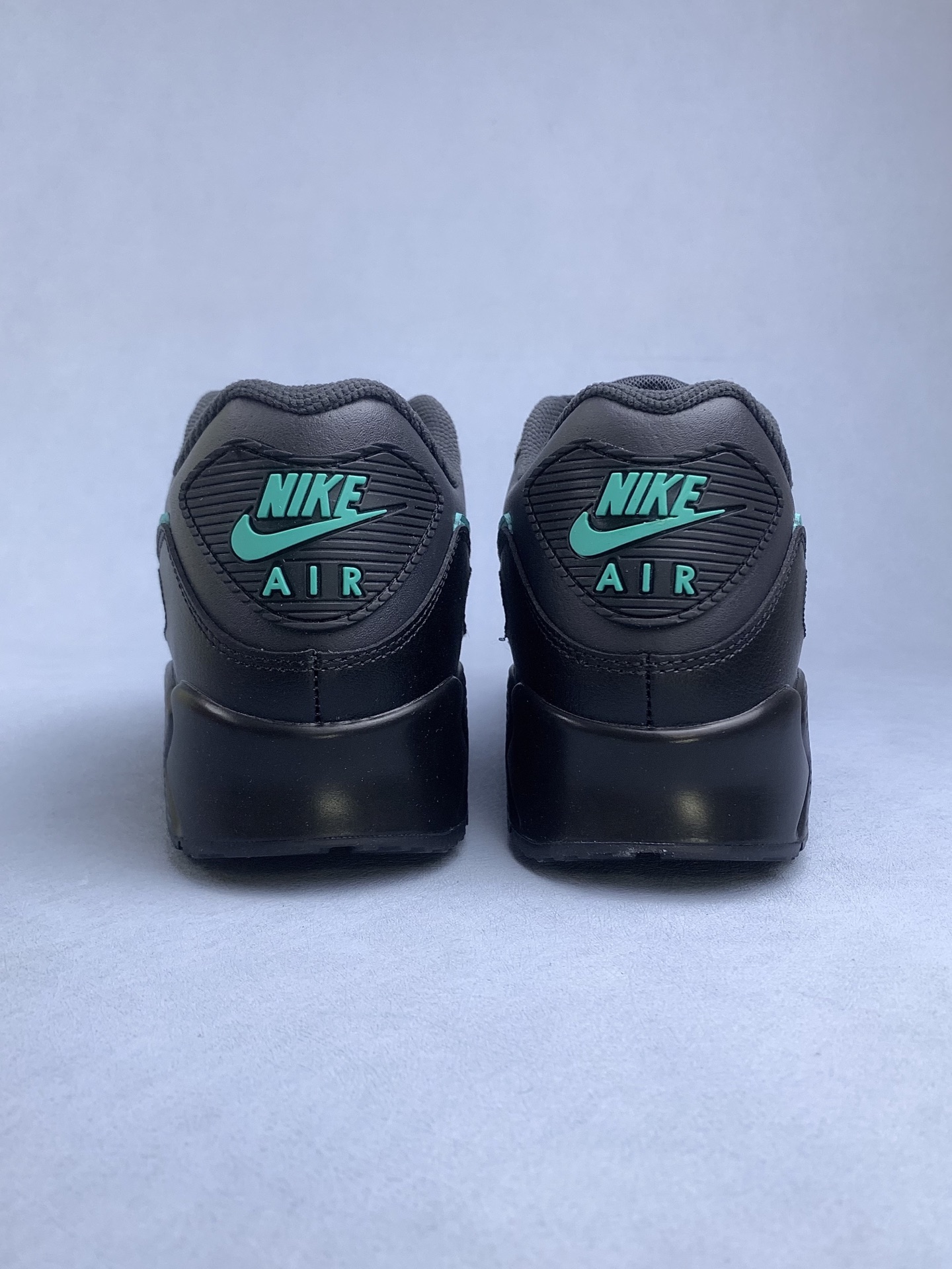 Nike Air Max 90 "Black Tiffany"