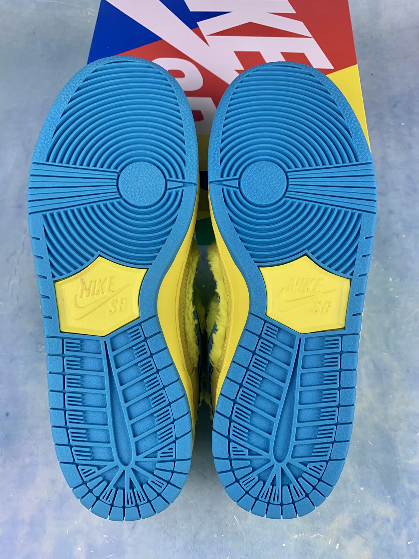 Grateful Dead × Nike SB Dunk Low "Yellow Bear"