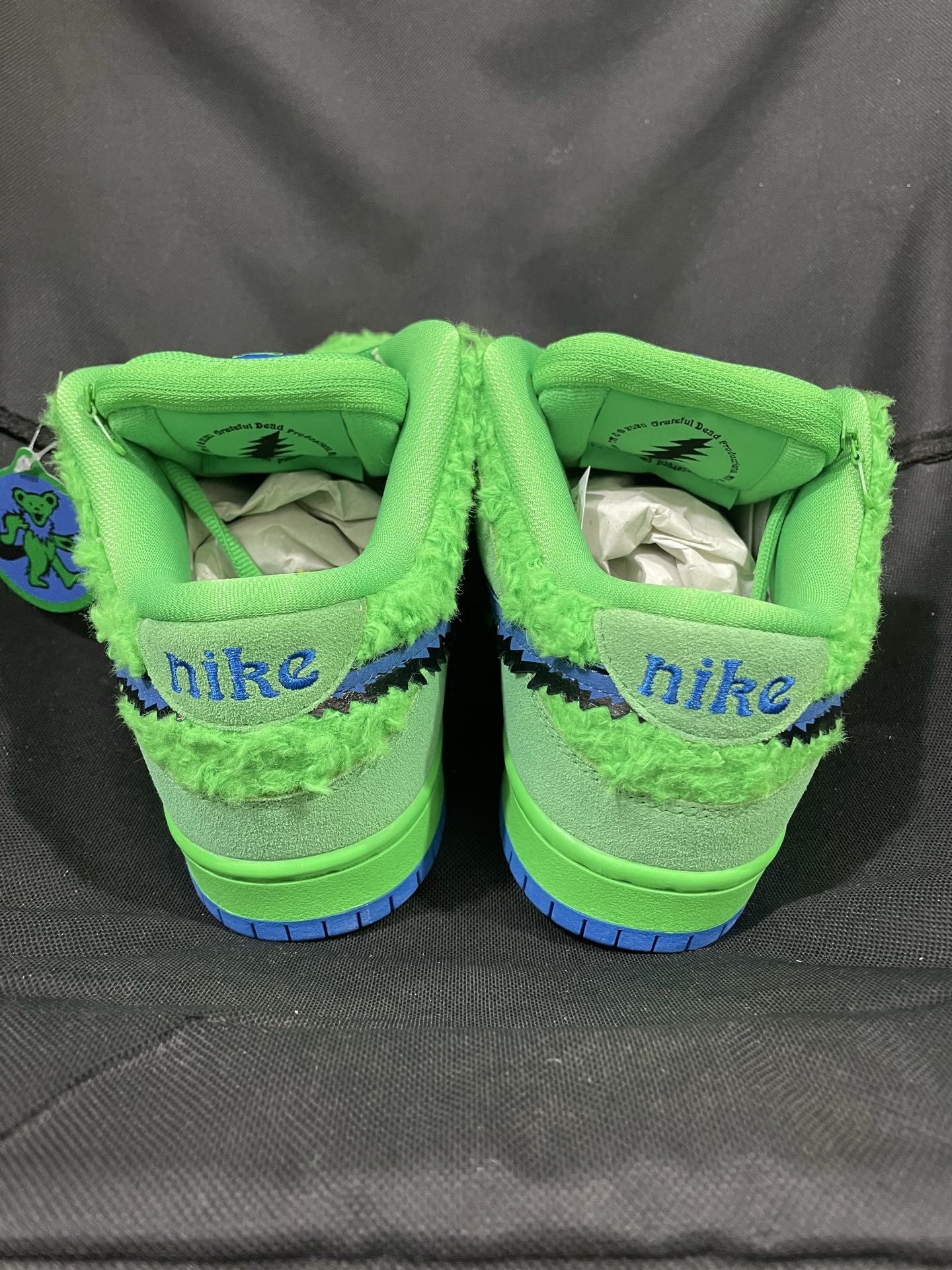 Grateful Dead × Nike SB Dunk Low "Green Bear"
