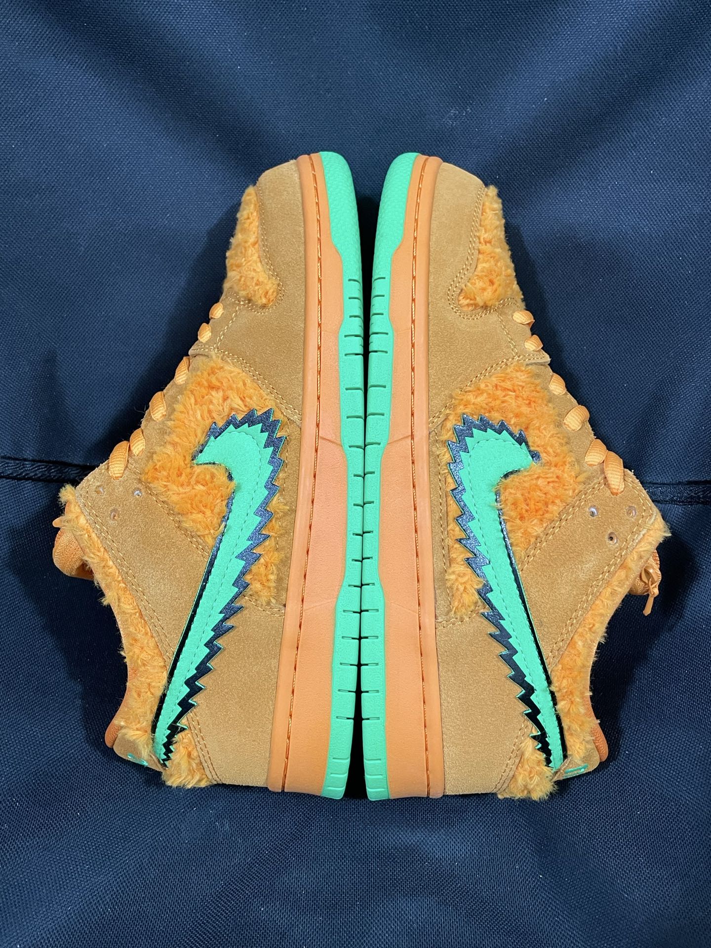 GRATEFUL DEAD × Nike SB Dunk Low "Orange Bear"