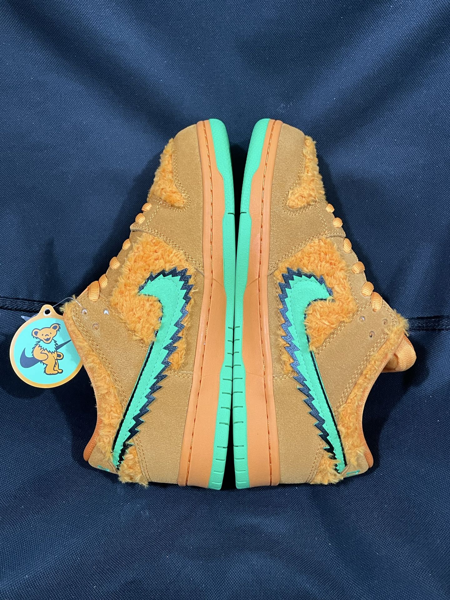 GRATEFUL DEAD × Nike SB Dunk Low "Orange Bear"