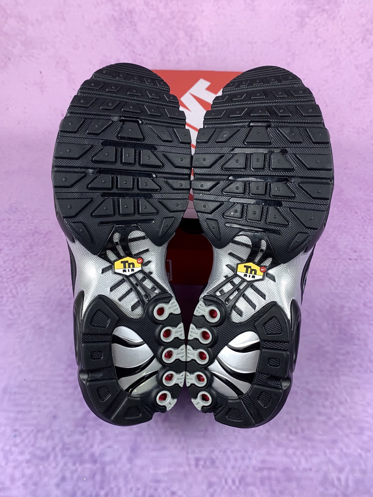 Nike Air Max Plus "Black Reflective Silver"
