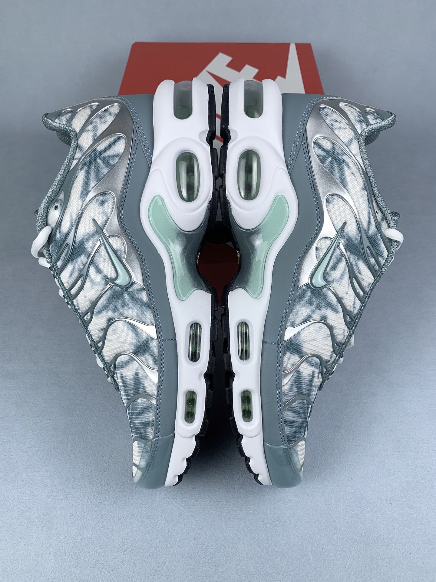 Nike Air Max Plus "Waterway/White/Subway/Fiberglass"