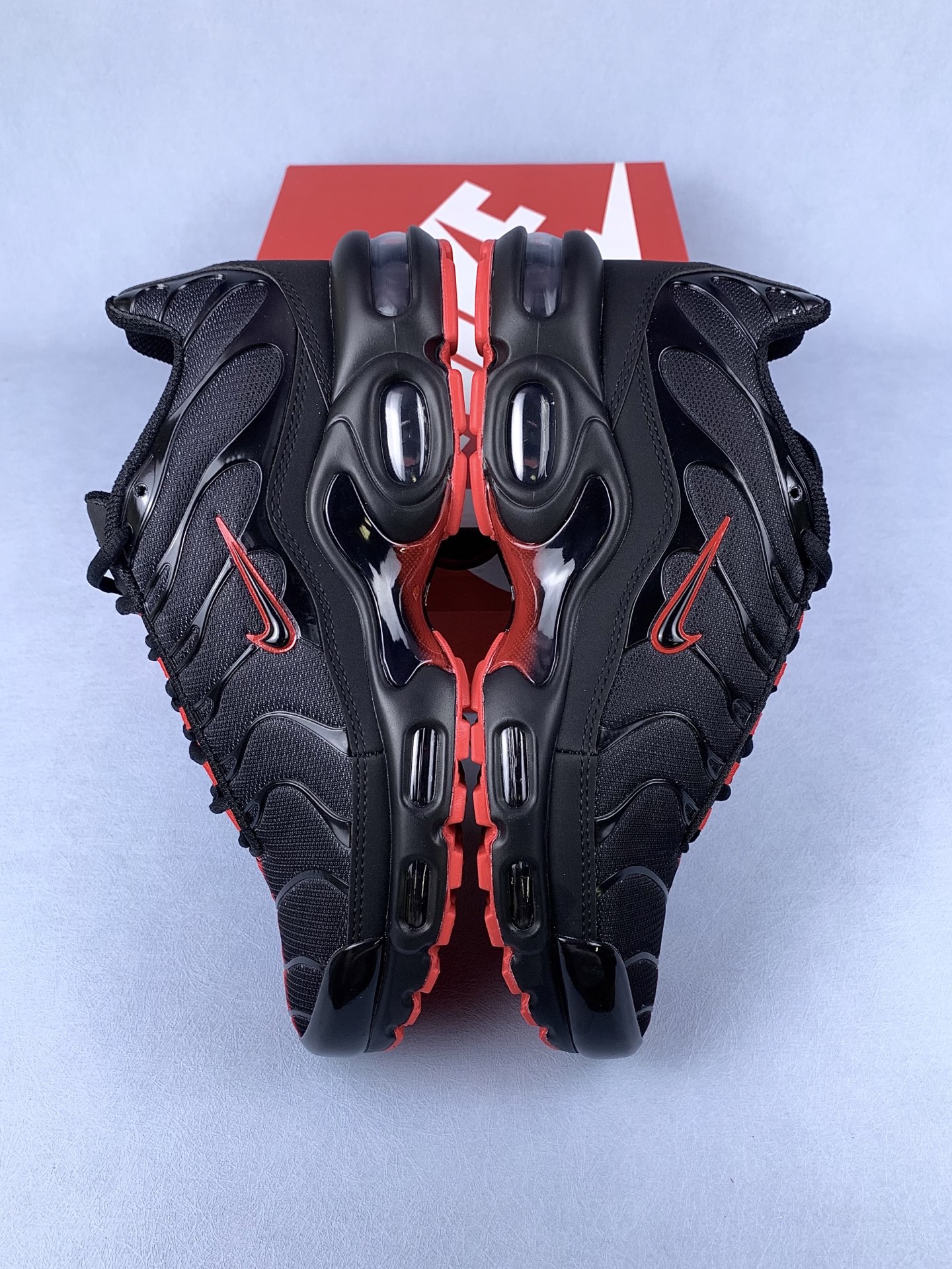 Nike Air Max Plus "Black/Red"