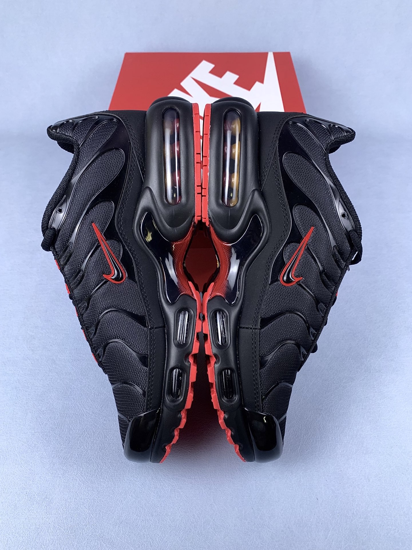 Nike Air Max Plus "Black/Red"