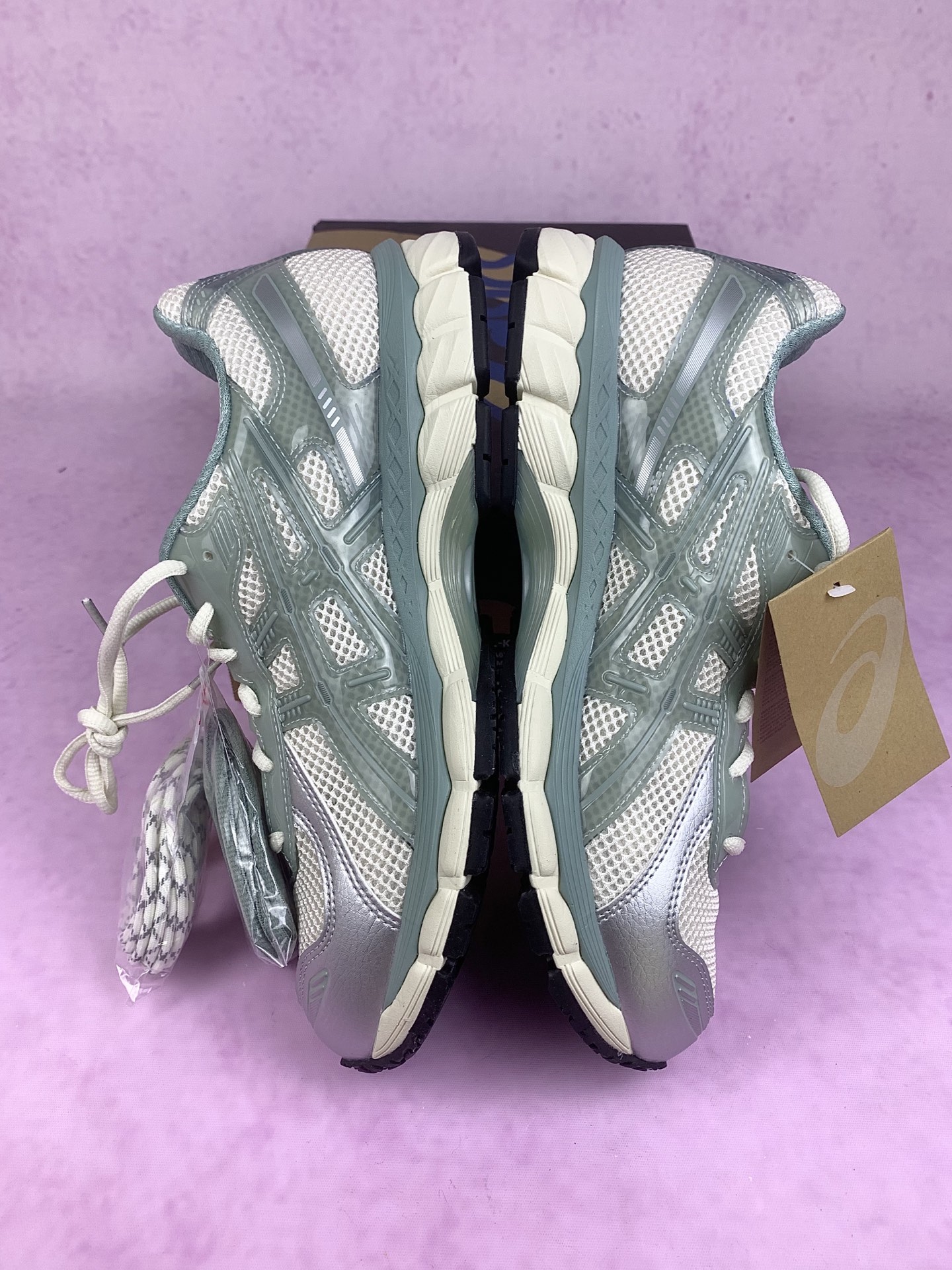KITH Ronnie Fieg × Asics Gel-Kayano 12.1 "Cream/Sage"