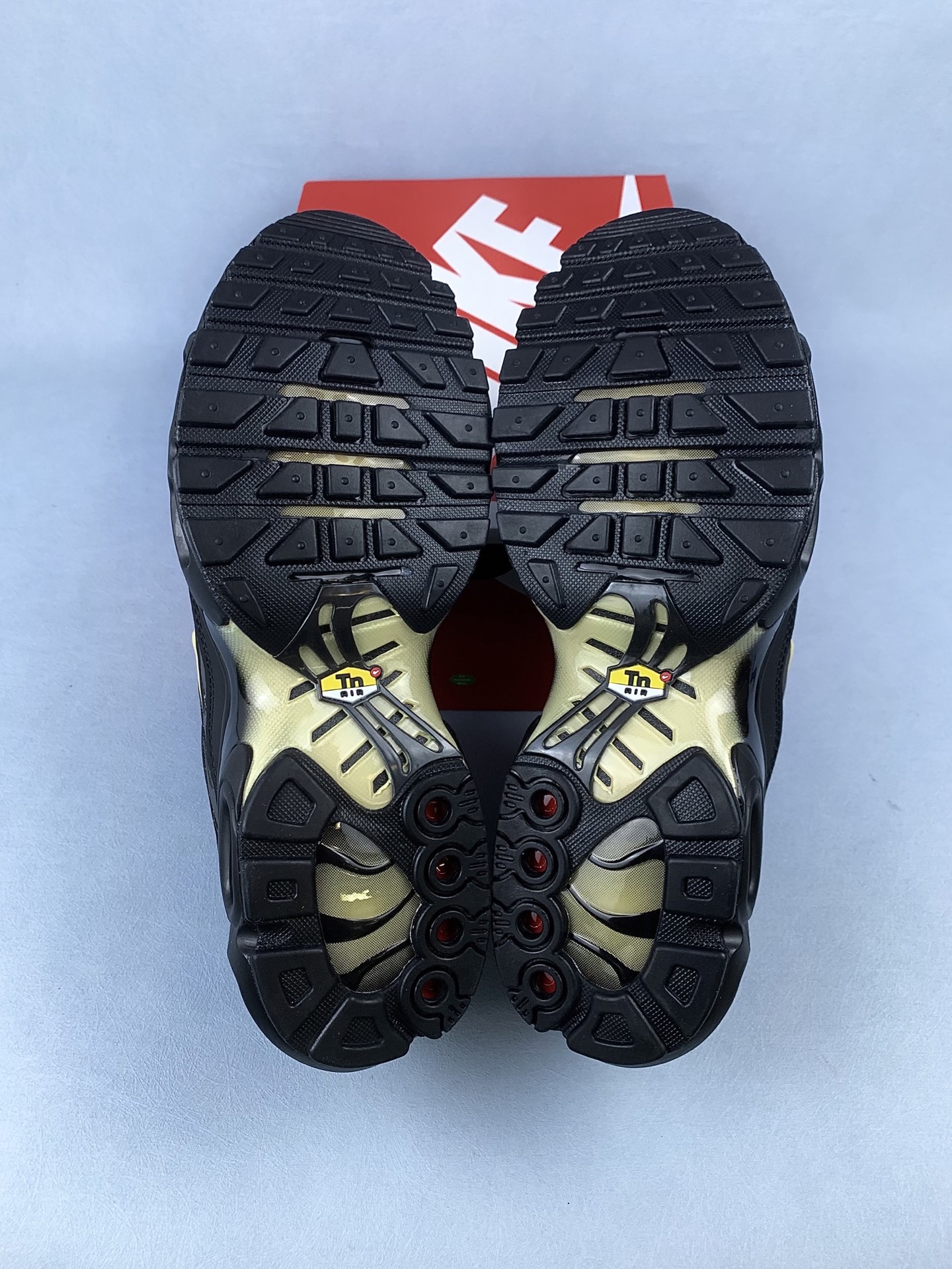 Nike Air Max Plus "Black Honey" IQ0287-010