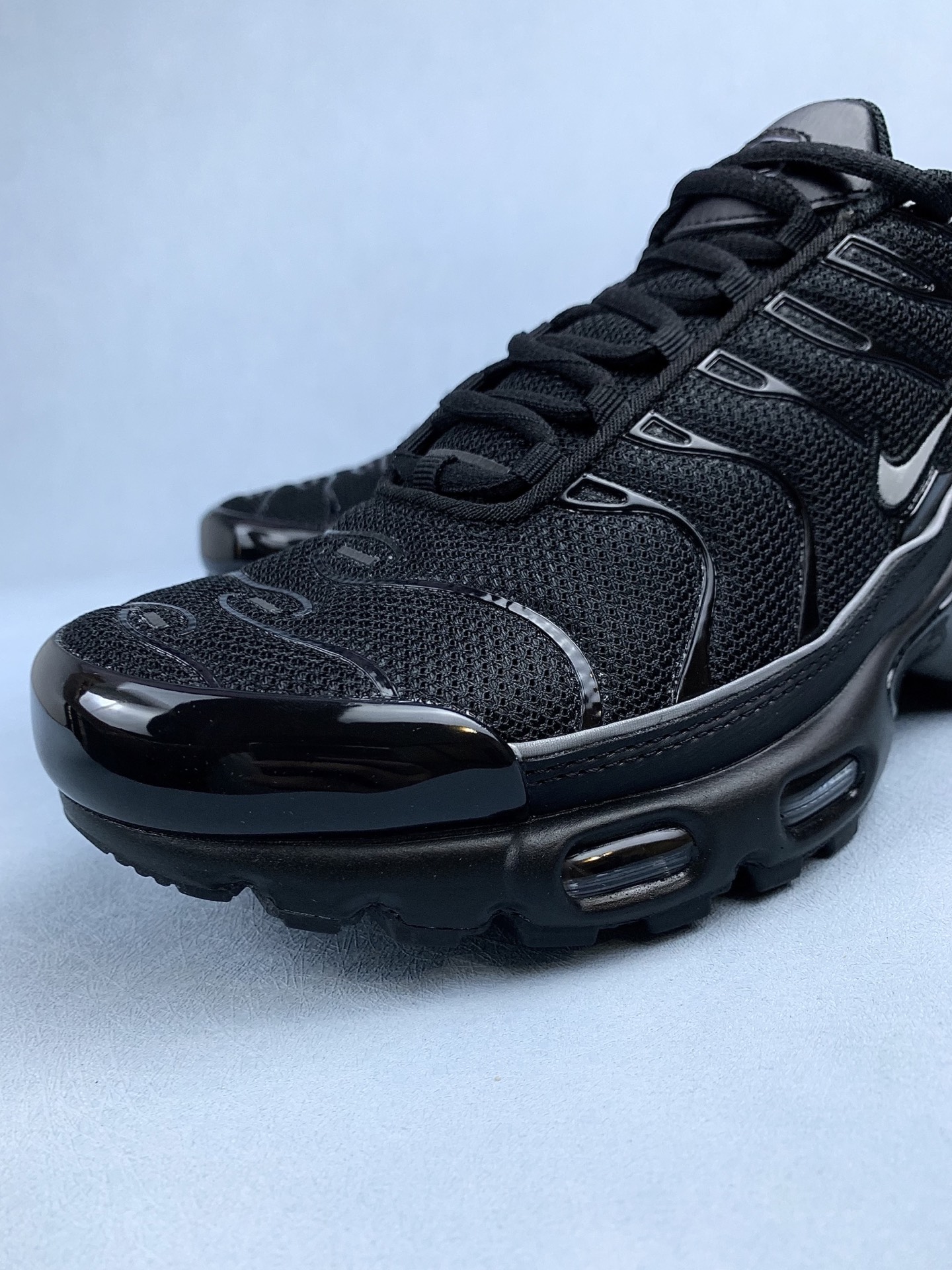 Nike Air Max Plus "Black Reflective" HV8066-002