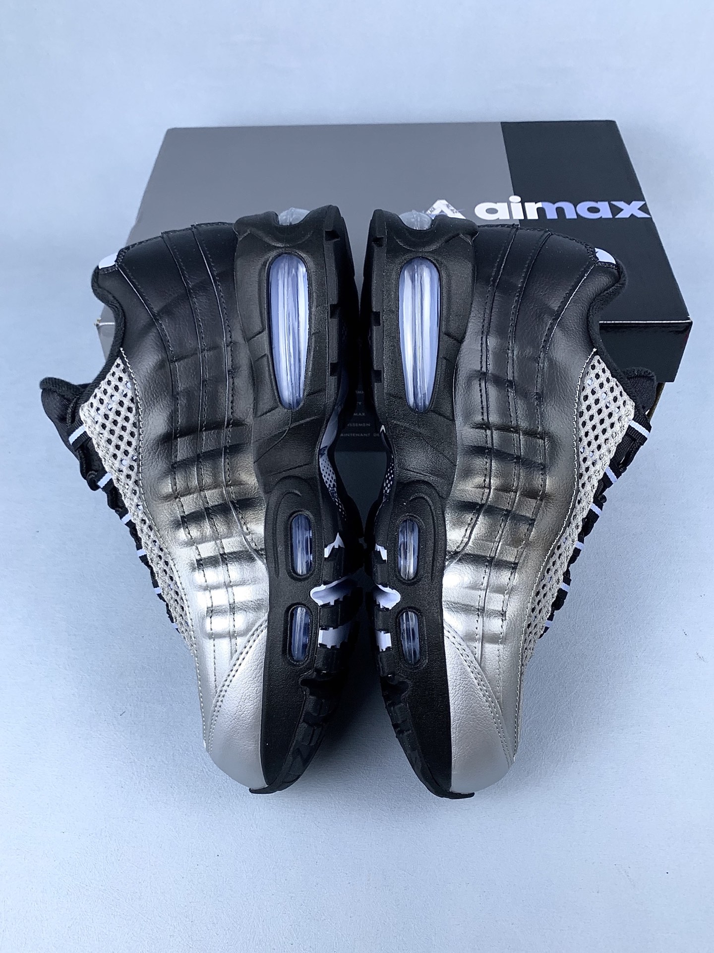  Palace Skateboards × Nike Air Max 95 Big Bubble "Metallic Silver/Aluminum" IQ7708-095
