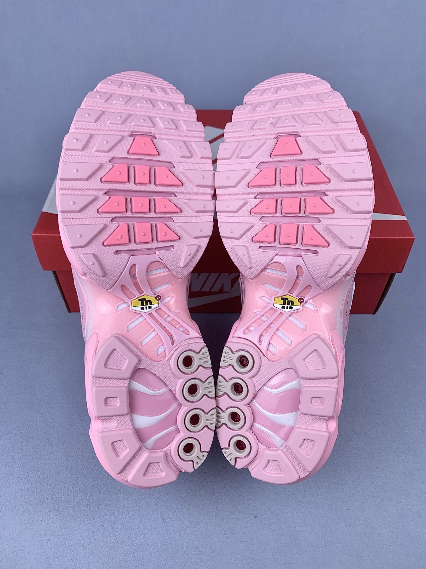 Nike Women's Air Max Plus "City Special ATL"  DH0155-600