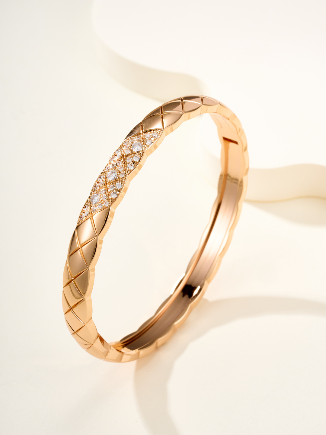 Chanel  COCO CRUSH CNC diagonal diamond-set version