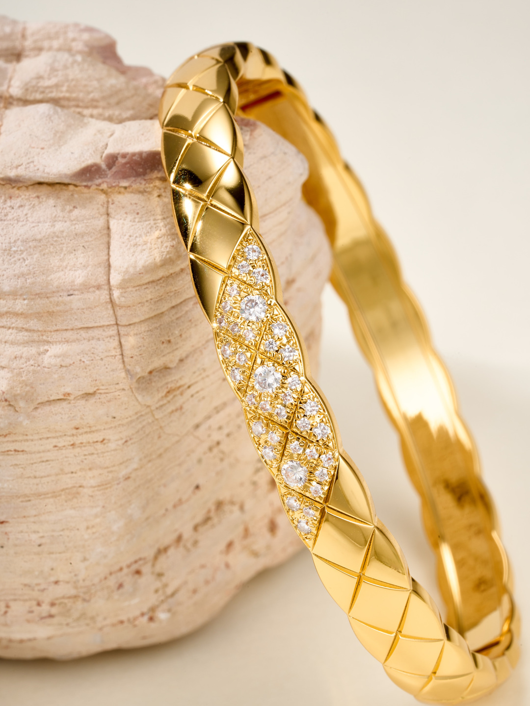 Chanel  COCO CRUSH CNC diagonal diamond-set version