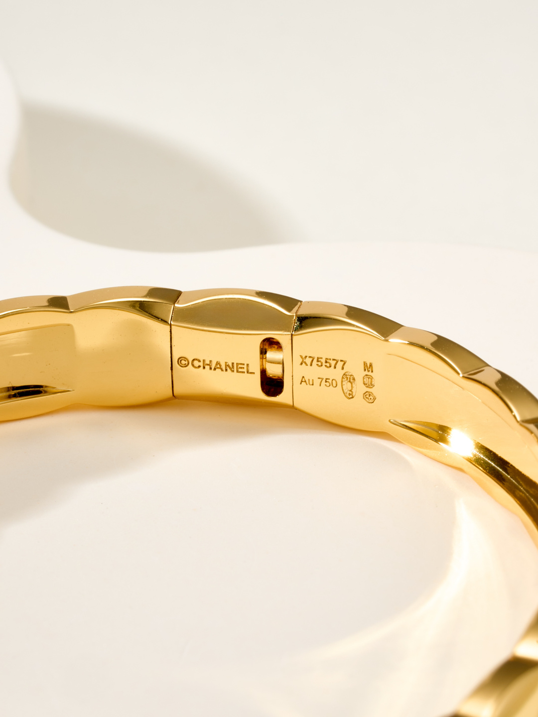 Chanel  COCO CRUSH CNC diagonal diamond-set version