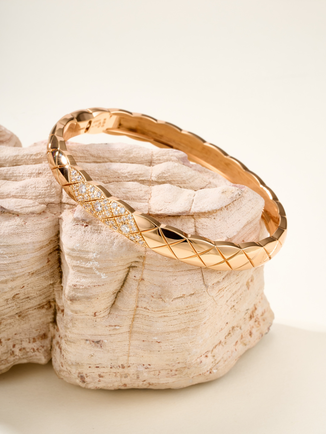 Chanel  COCO CRUSH CNC diagonal diamond-set version