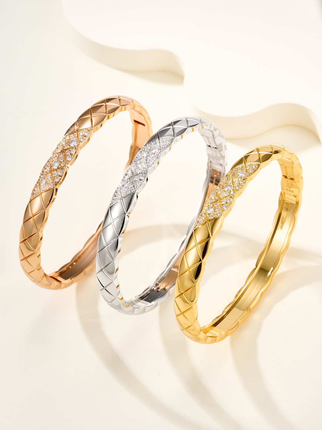 Chanel  COCO CRUSH CNC diagonal diamond-set version