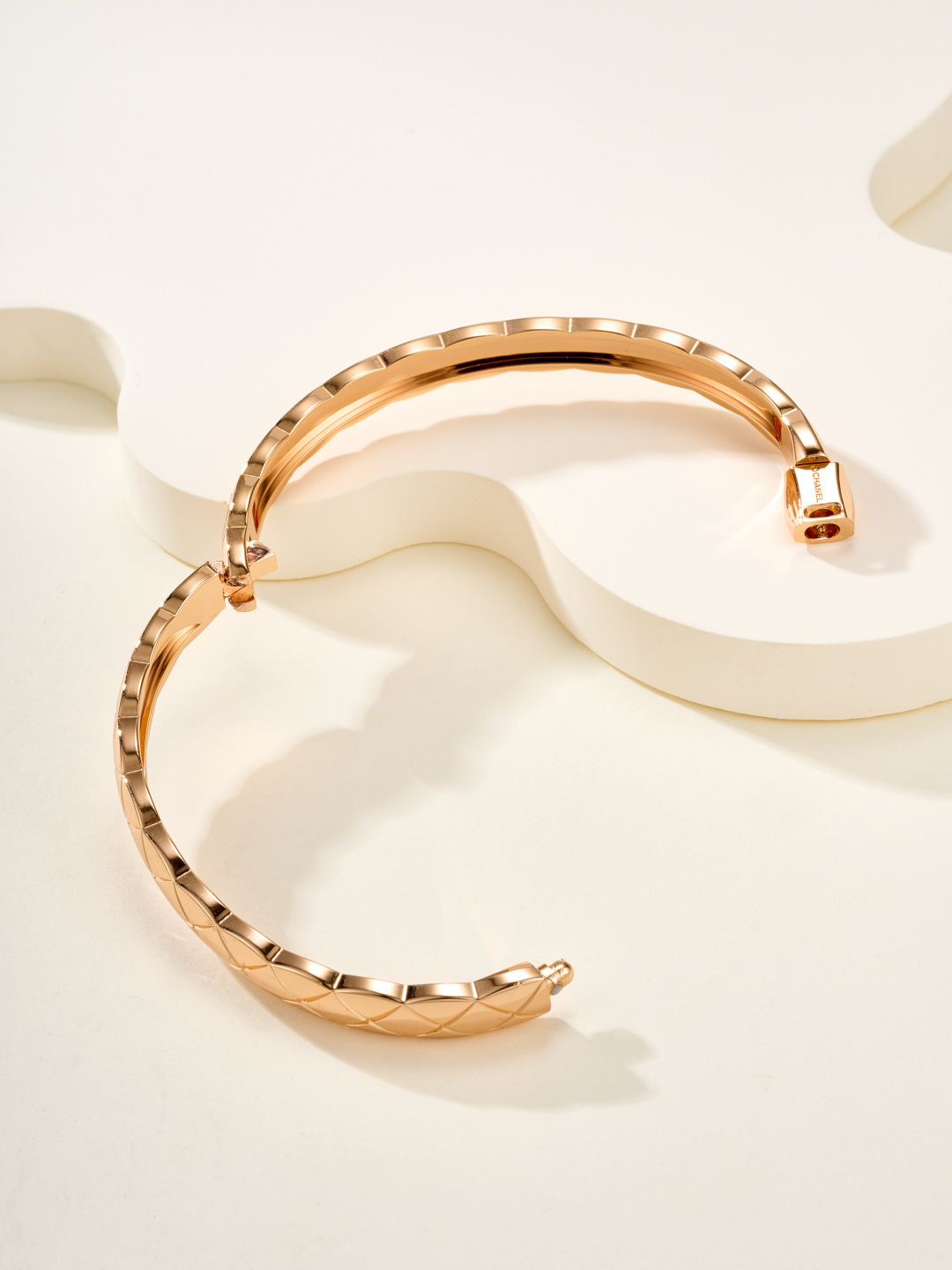 Chanel  COCO CRUSH CNC diagonal diamond-set version