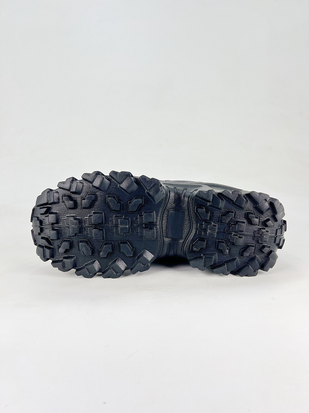 MAMMUT outdoor performance training hiking boots