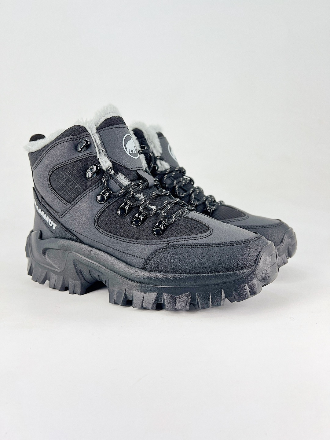 MAMMUT outdoor performance training hiking boots