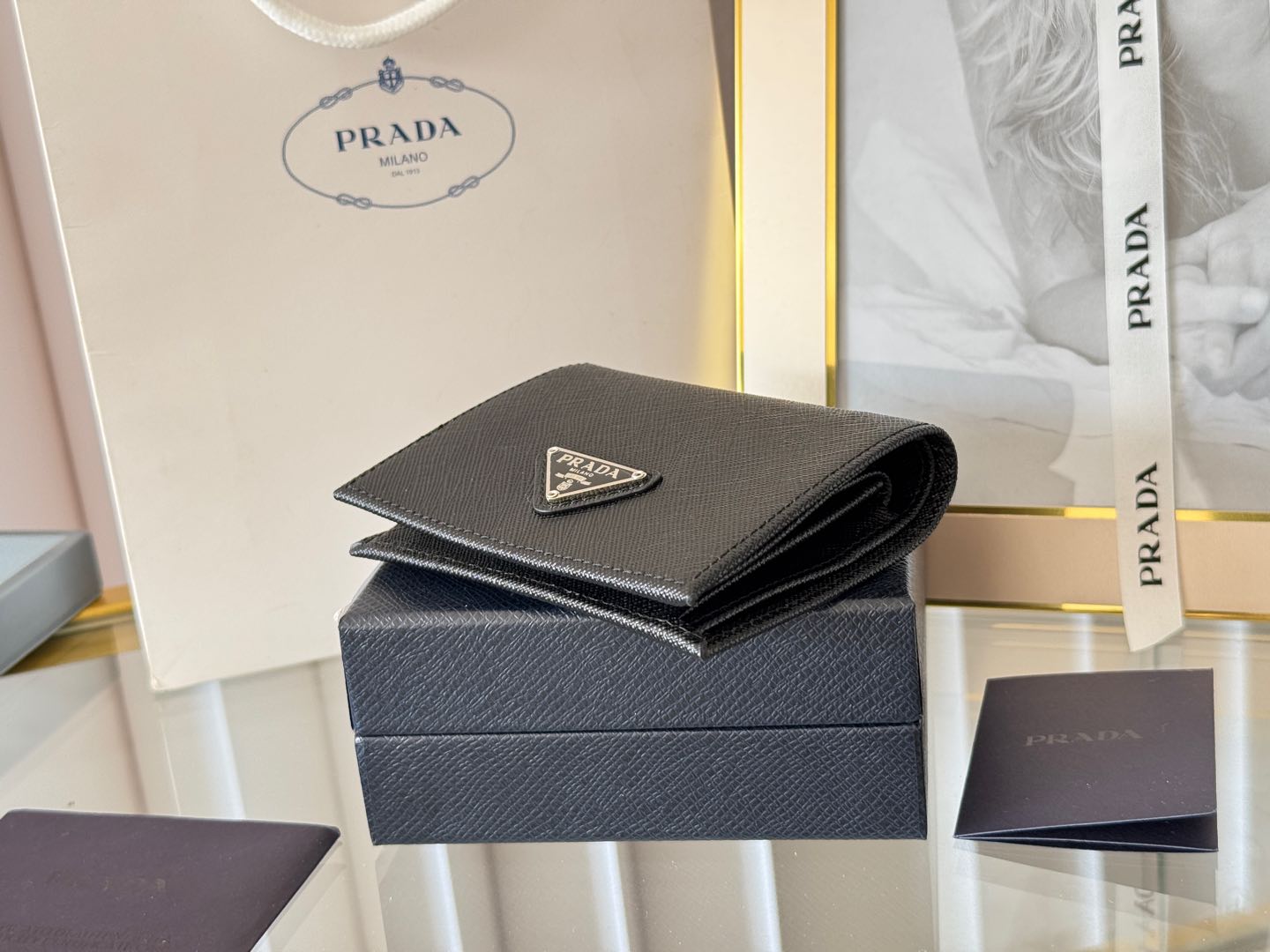 Prada cross-grain calfskin 二つ折り財布