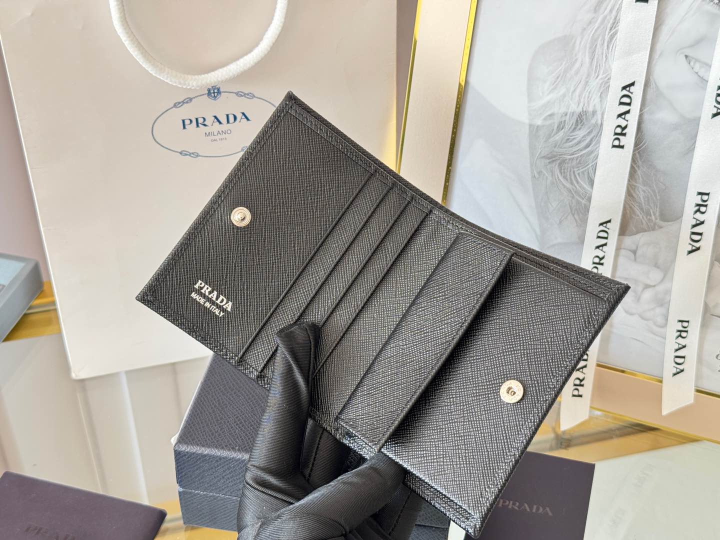 Prada cross-grain calfskin 二つ折り財布