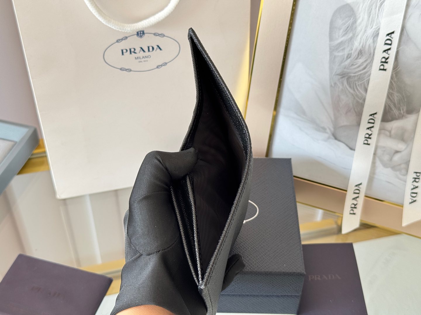 Prada cross-grain calfskin 二つ折り財布