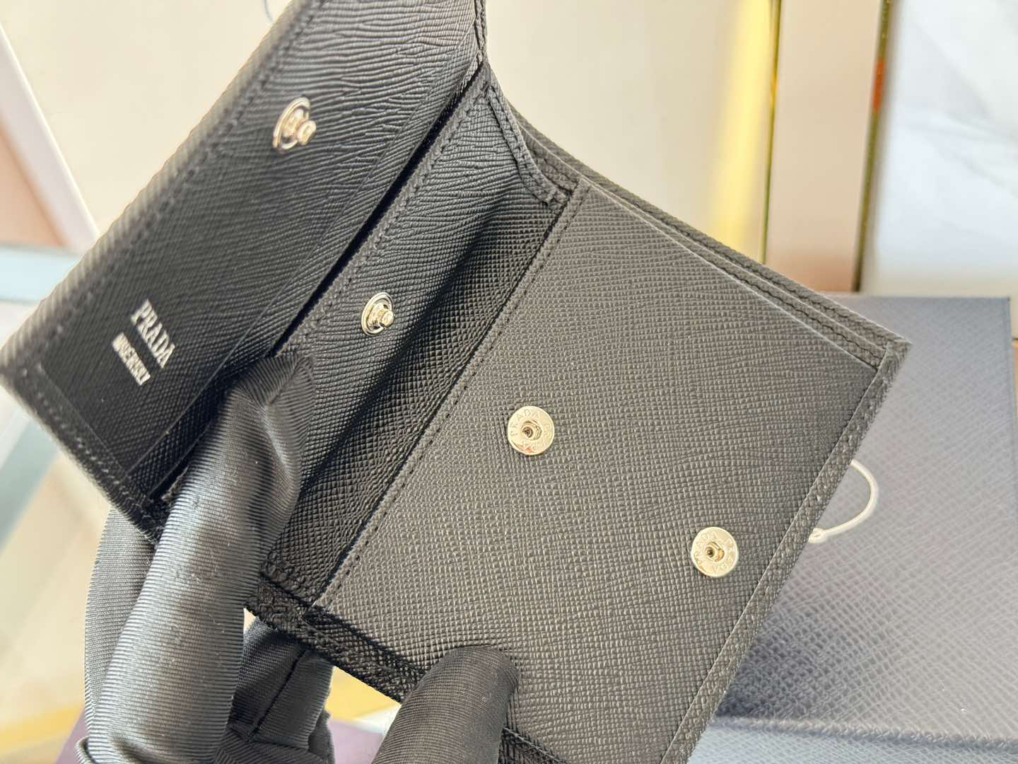 Prada cross-grain calfskin 二つ折り財布