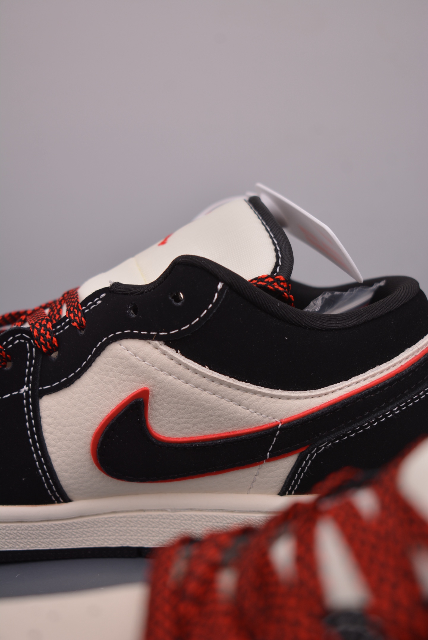 NIKE x Supreme Jordan Air Jordan 1 Sneakers