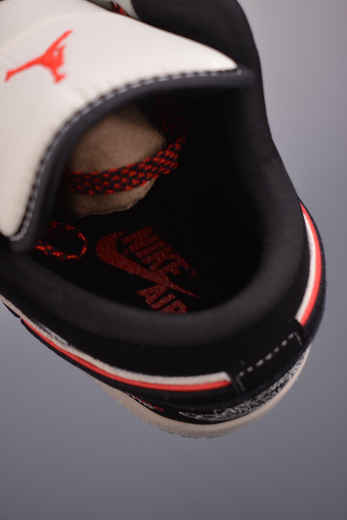 NIKE x Supreme Jordan Air Jordan 1 Sneakers