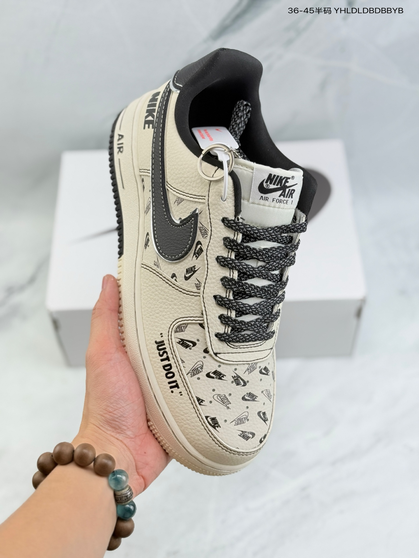 NIKE AIR FORCE 1‘07 LV8