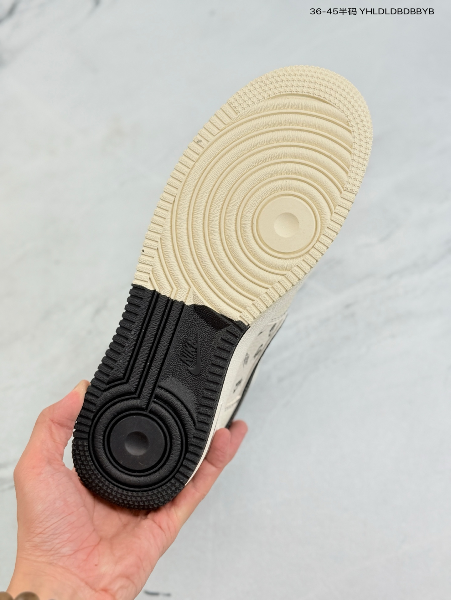 NIKE AIR FORCE 1‘07 LV8