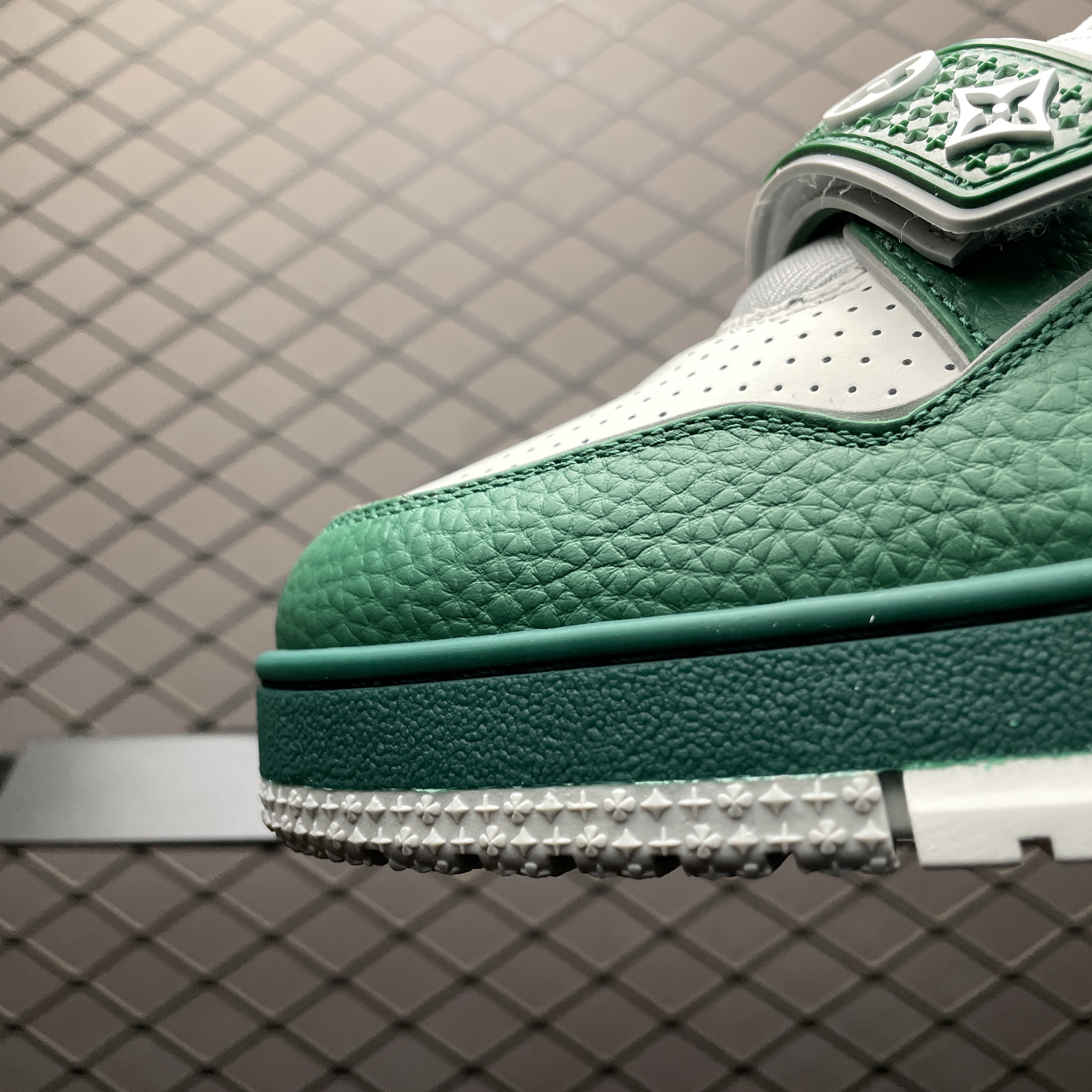 Louis Vuitton LV Trainer Sneaker（1AHTCP）