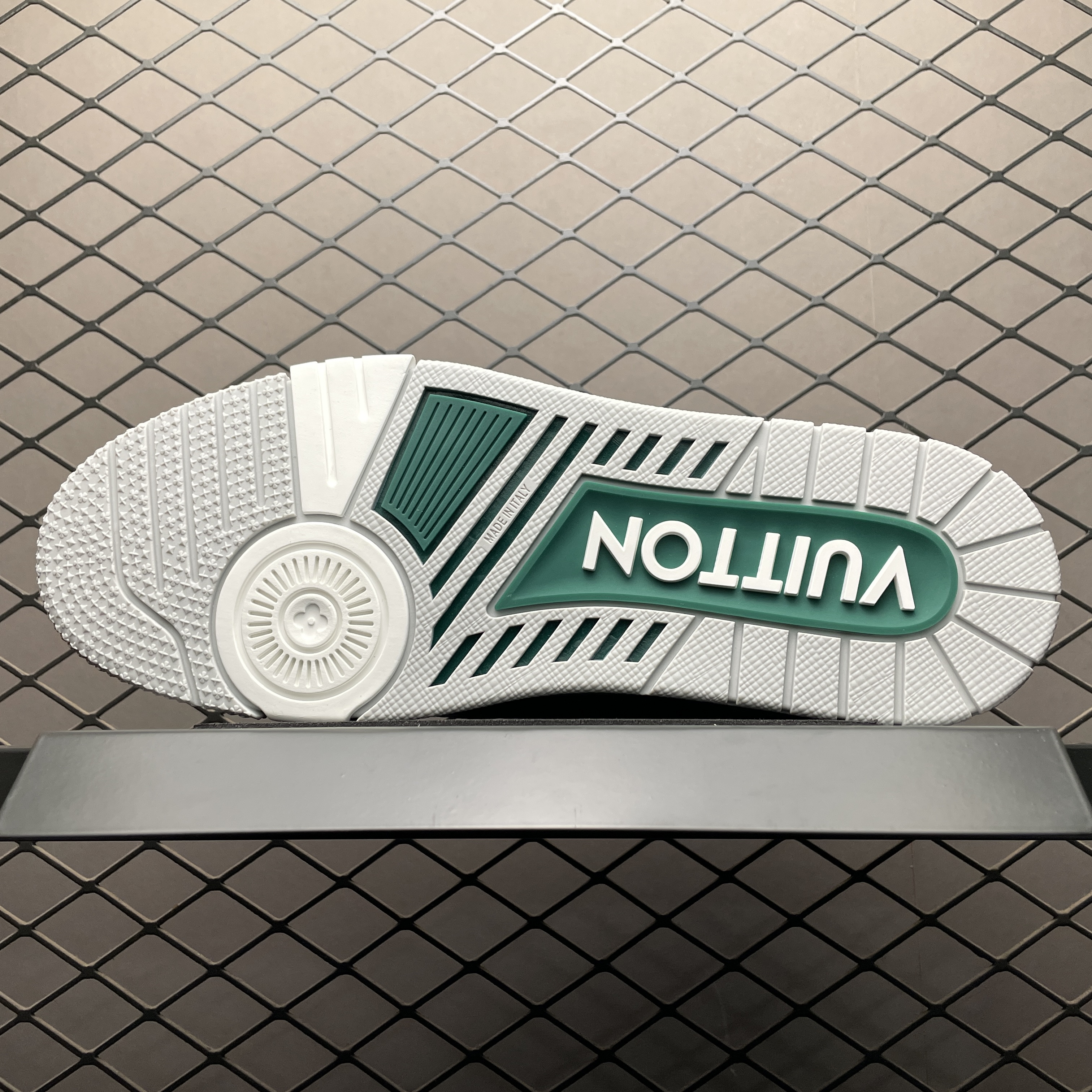 Louis Vuitton LV Trainer Sneaker（1AHTCP）