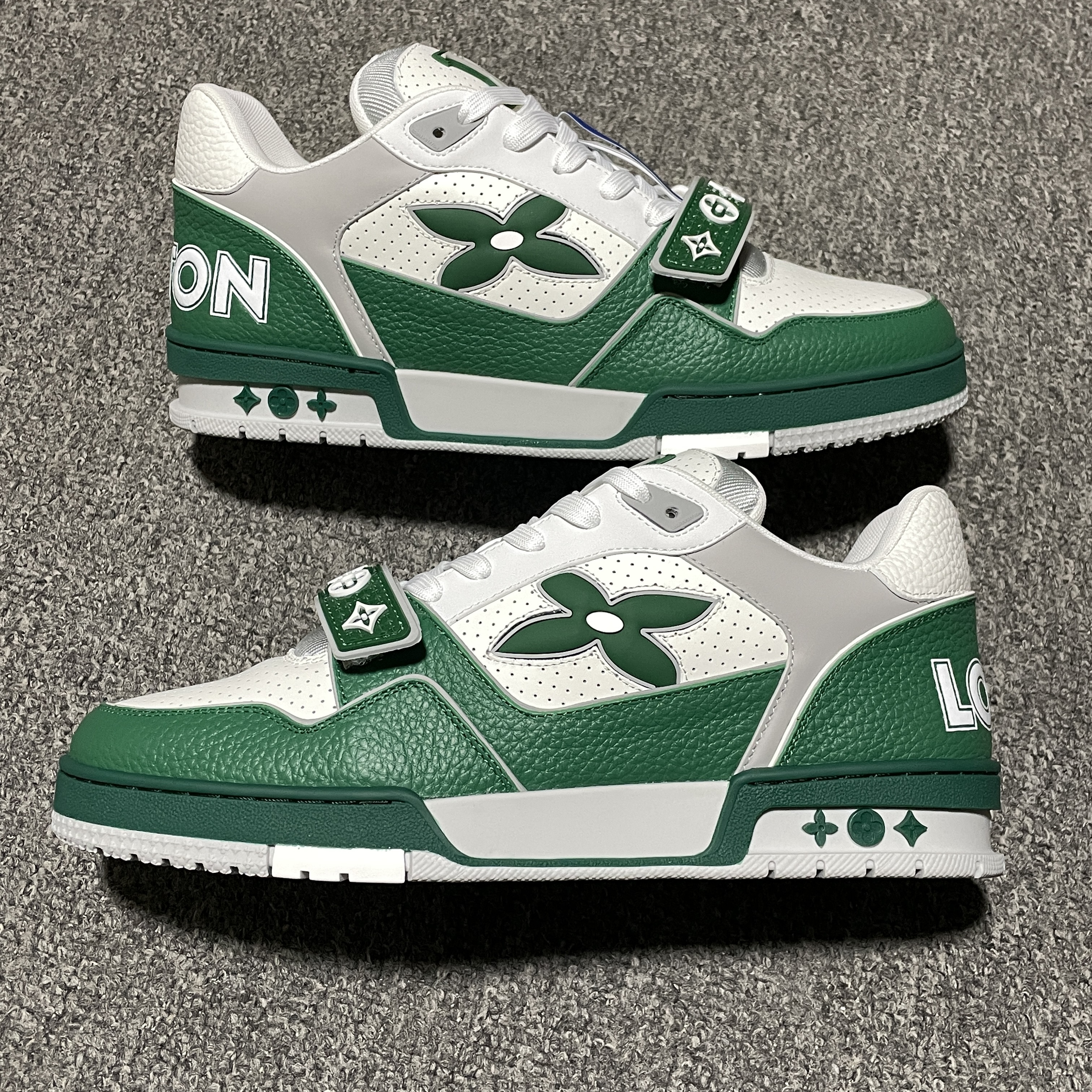 Louis Vuitton LV Trainer Sneaker（1AHTCP）