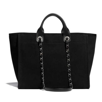 【Chanel】（シャネル）パールがとても上品♪大荷物さんの強い味方男女兼用